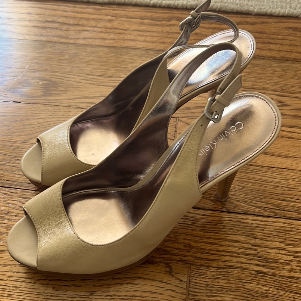 Calvin Klein Karissa Shiny Napa nude leather sling backs size 9.5M.